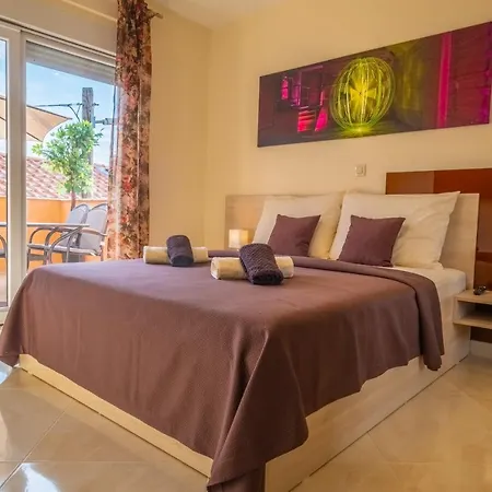 La Dama * Novi Vinodolski